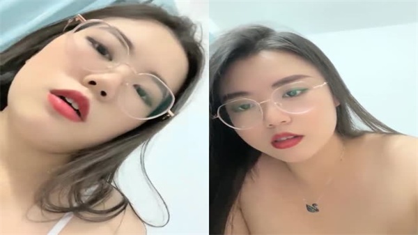 高跟肉丝肥臀巨乳眼镜骚货，淫声浪语撩拨道具玩弄，高潮喷水骚穴狂颤 海报