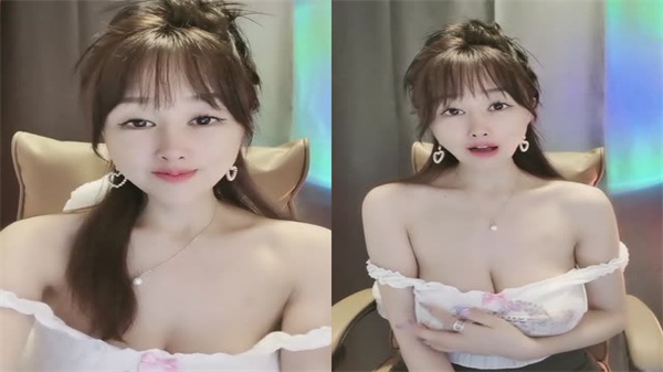 朦胧巨乳呼之欲出，揉捏的快感让人欲罢不能 海报