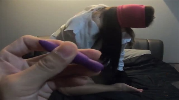 猛男性福日记：嫩妹母狗群P淫乱狂欢盛宴 海报