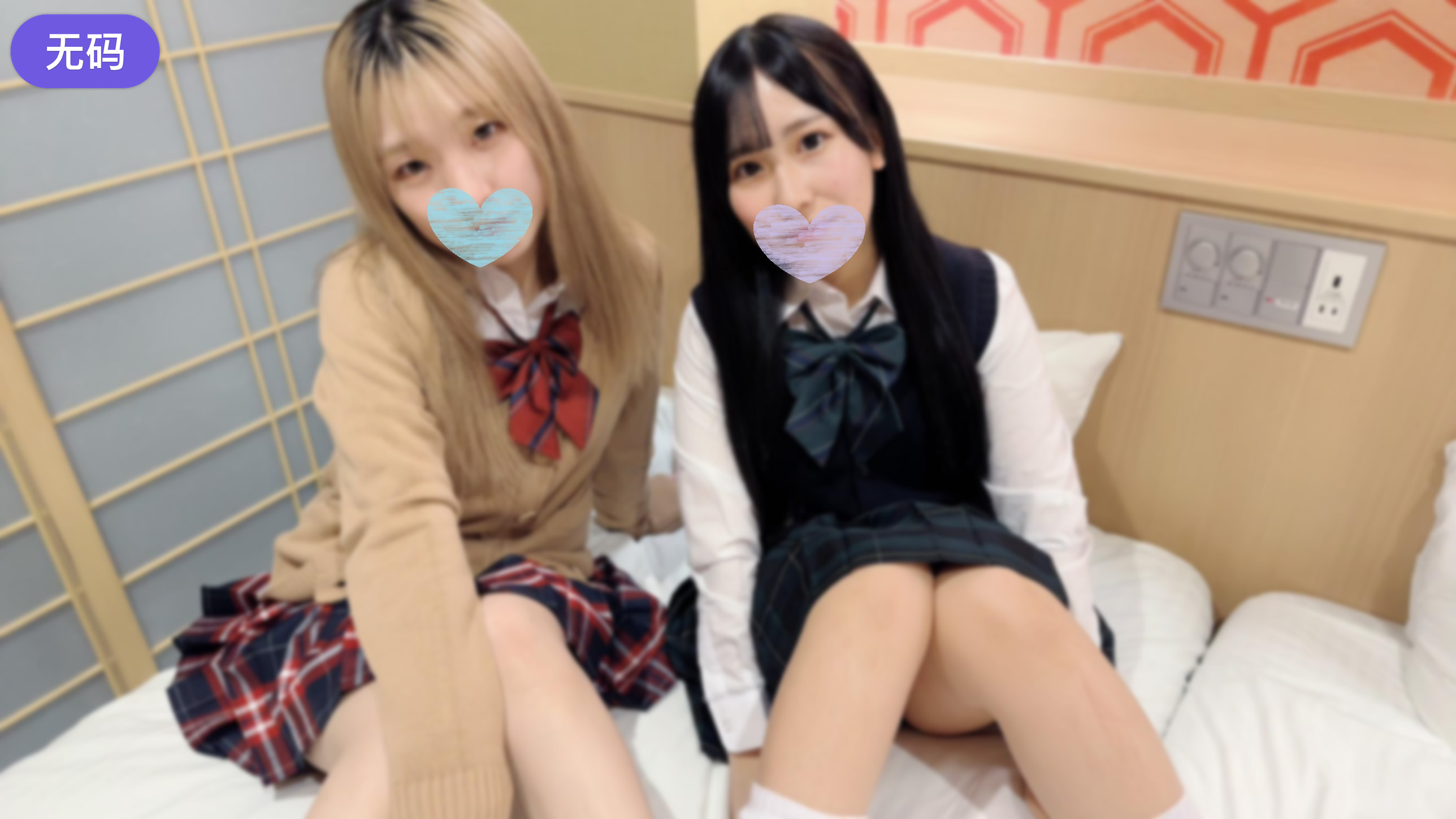 FC2-4266913 【無修正#逆3P】 「成績No.1の会長＆学校No.1の不良少#女に足コキされるのは 海报