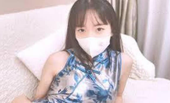 白嫩甜美学姐女神中式旗袍白丝是你们菜吗，性感旗袍白丝美腿性感蜂腰蜜桃臀暴力后入 海报