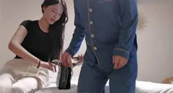 巨乳高颜小姐姐哎呀我不行了身材高挑极品笑容甜美大奶子大肥臀鲍鱼粉嫩被小哥舔逼多姿势输出受不了 海报