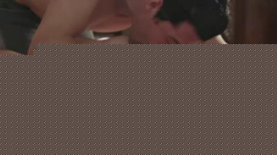 高冷气质模特被男友按在身下疯狂抽插 最后颜射高潮喷发 海报