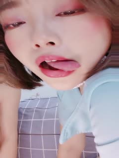 肥臀巨乳两个小骚货双女一起淫荡诱惑，奶头超大舔弄吸吮，顶级肥臀微毛极品肥穴，跳蛋塞穴手指抠入菊花. 海报