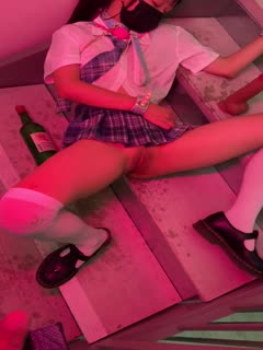 尿你逼逼里面骚货。 海报
