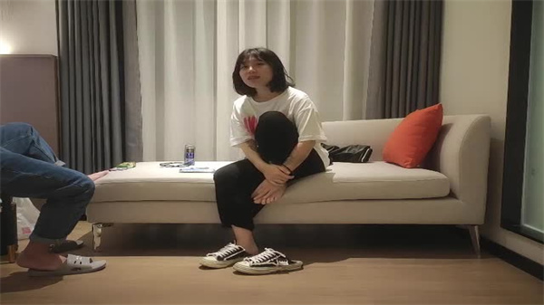纹身乖乖女脱衣后入狂操，高潮表情一览无遗 海报