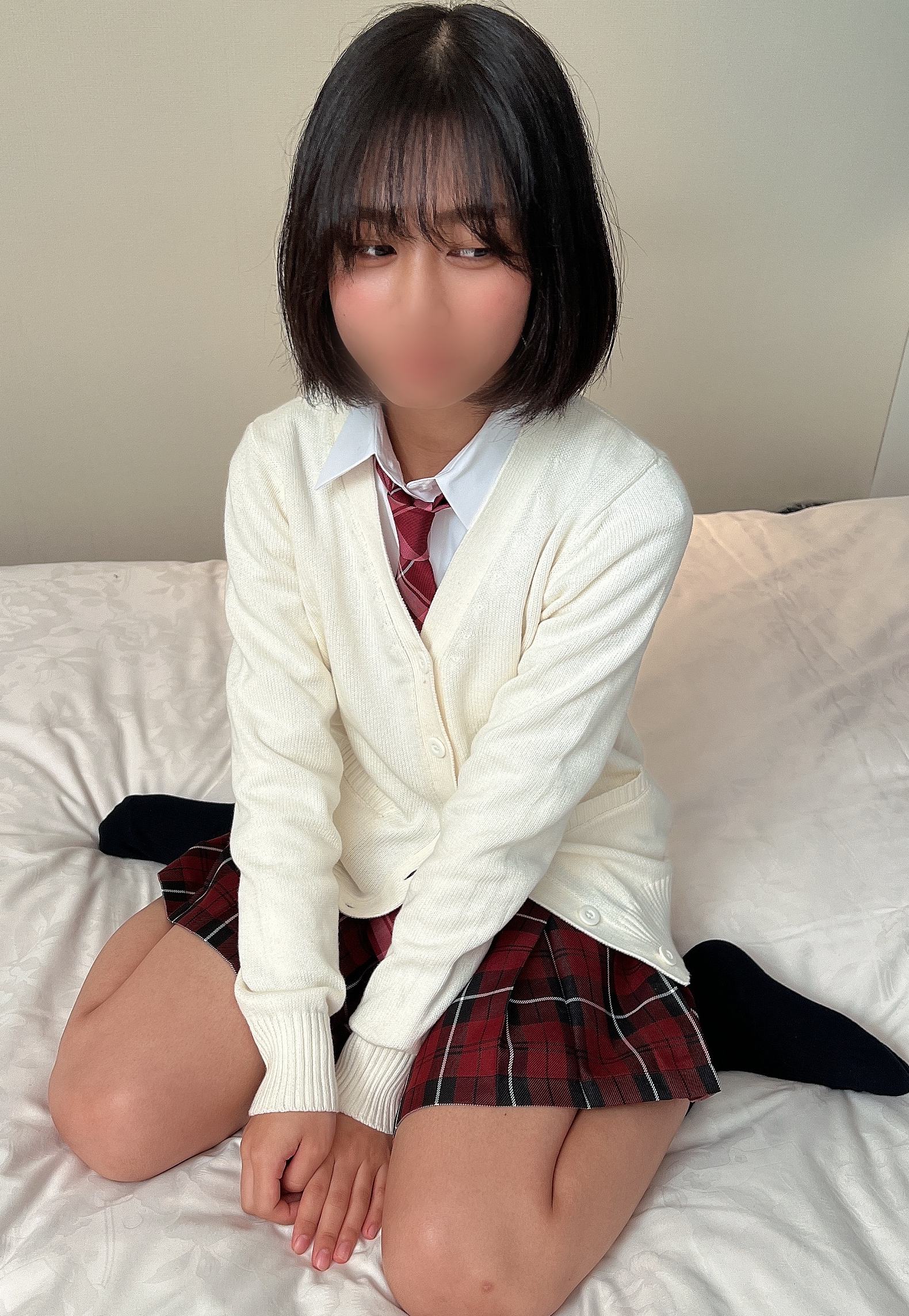 ※请自行承担责任。离家出走10多岁的女孩。正在发育中的小麦色的身体在潮水的吹拂下不断痉挛。被大人欺骗的可-cd1 海报