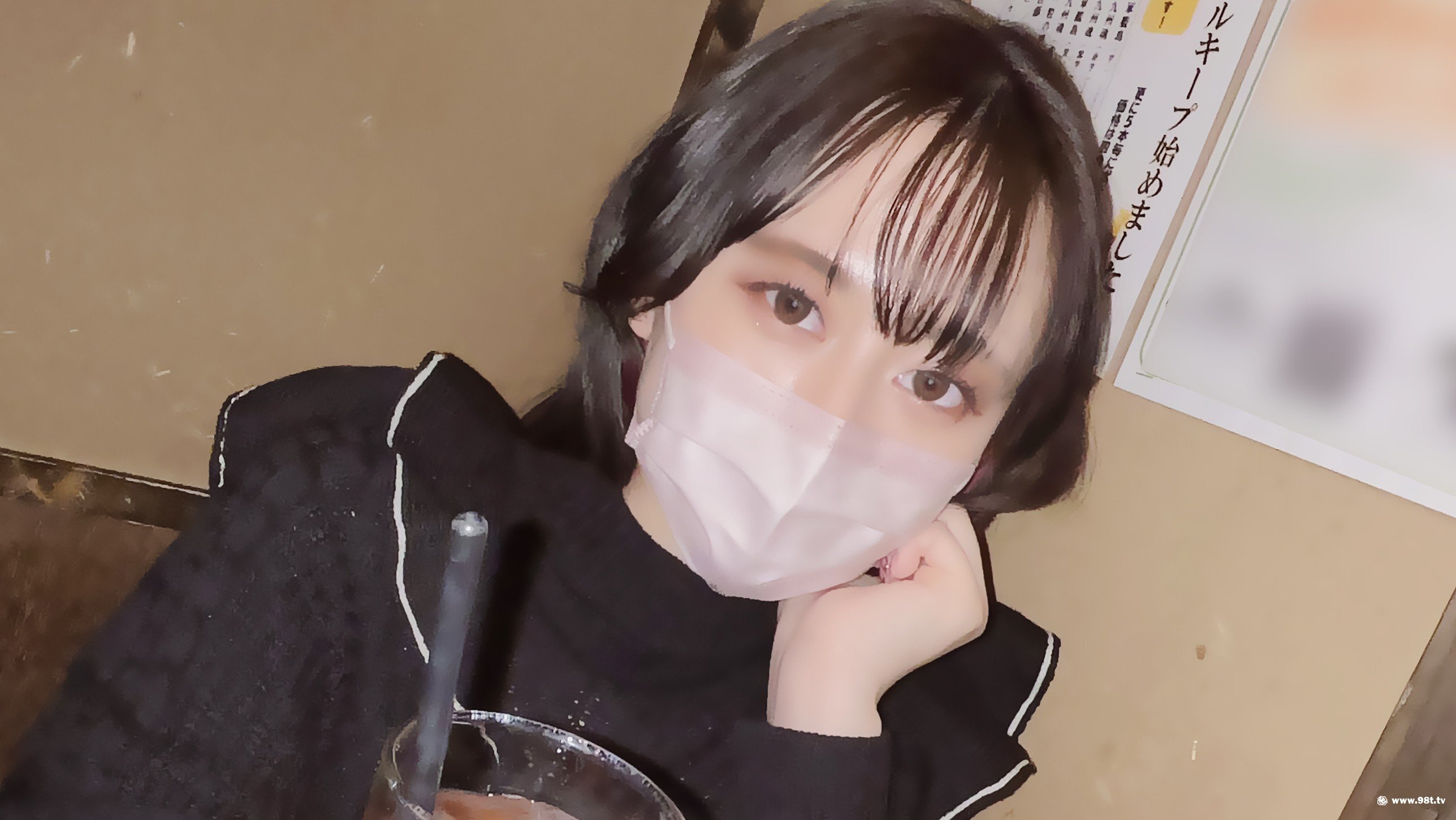 【祝】处女！！拍下还没有接吻经验的超珍贵女孩！【后篇】终于丧失处女！对方是肮脏的50岁老头！！还有3p ！最后是 海报