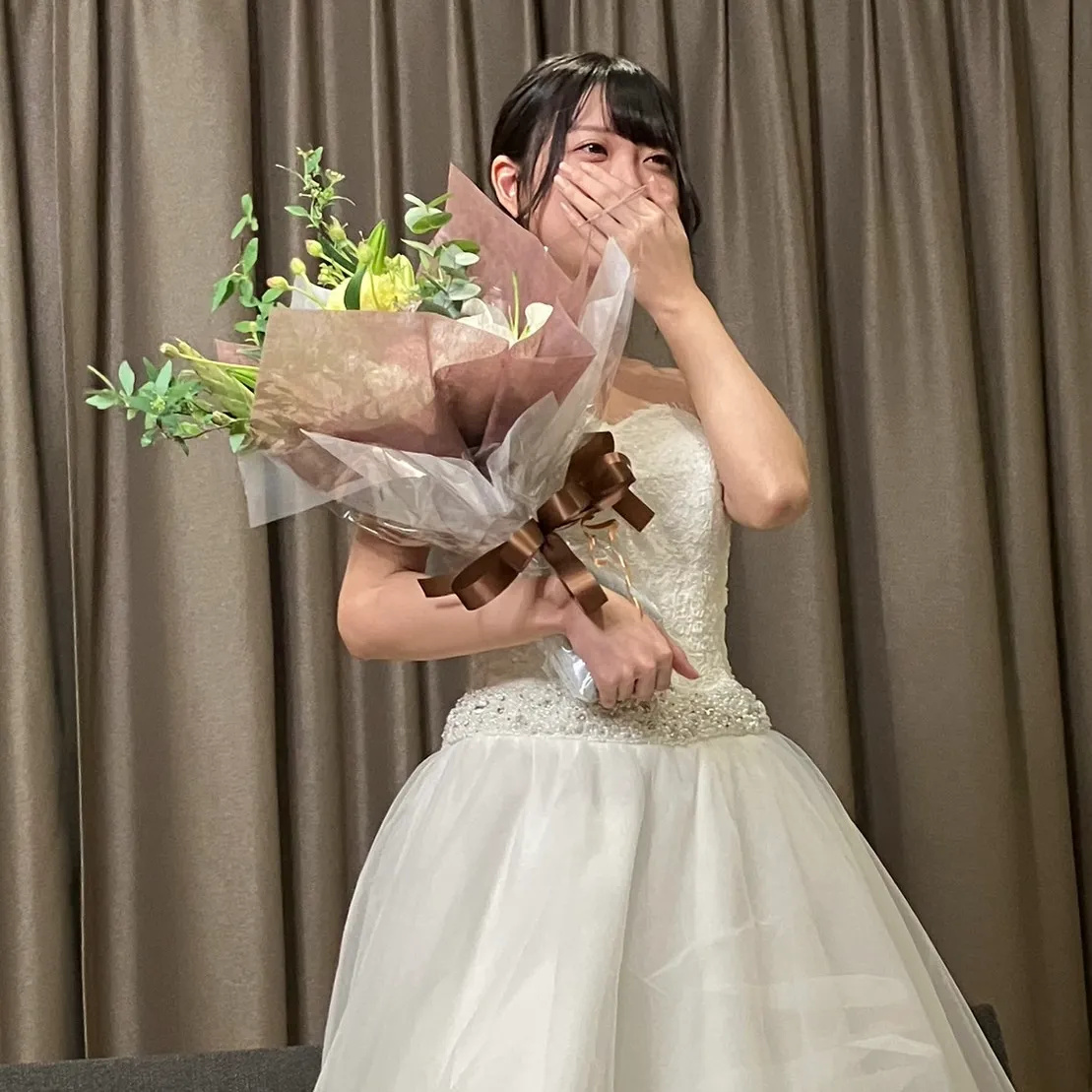 【终于开始贩卖】惠理佳泪下的毕业婚礼！在粉丝感谢祭的个人摄影会上挑战奖励！附有写真集的先行销售版！-cd6 海报