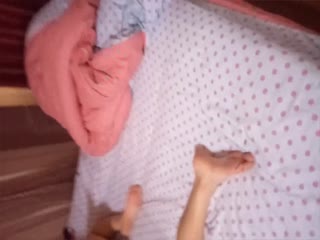 真疯狂员工为了讨好经理一起回家3P气质漂亮的老婆一前一后狠狠 海报