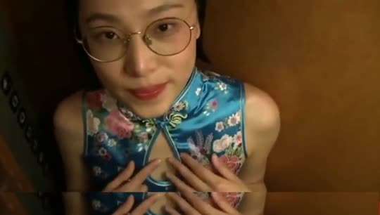 眼镜留学生刘月跟导师的性爱视频 海报