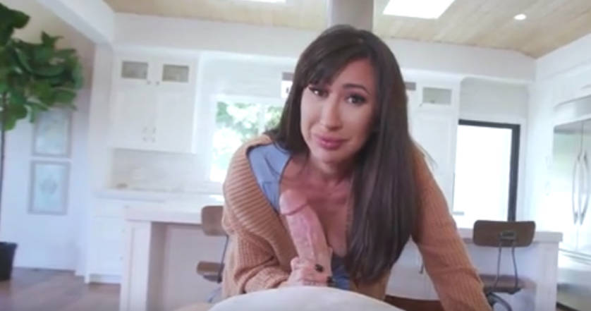 继母 这些照片是什麽- Stepmom What Are These Photos 海报
