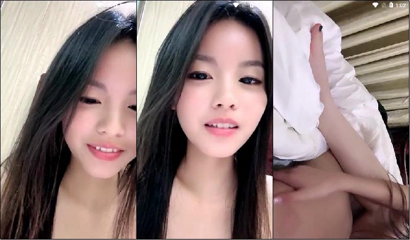 ⭐⚫️正宗在校学生~【刚好十八】教室上课露奶~约土豪啪啪！7 海报