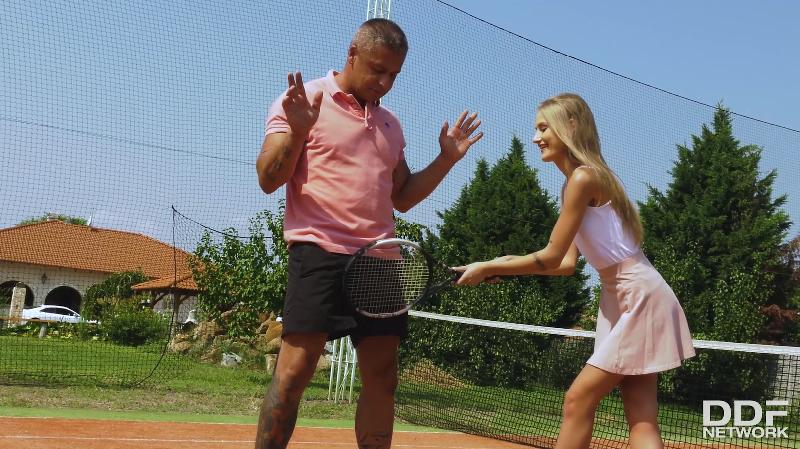 HandsOnHardcore Tiffany Tatum She Goes For Penis Instead Of Tennis 海报