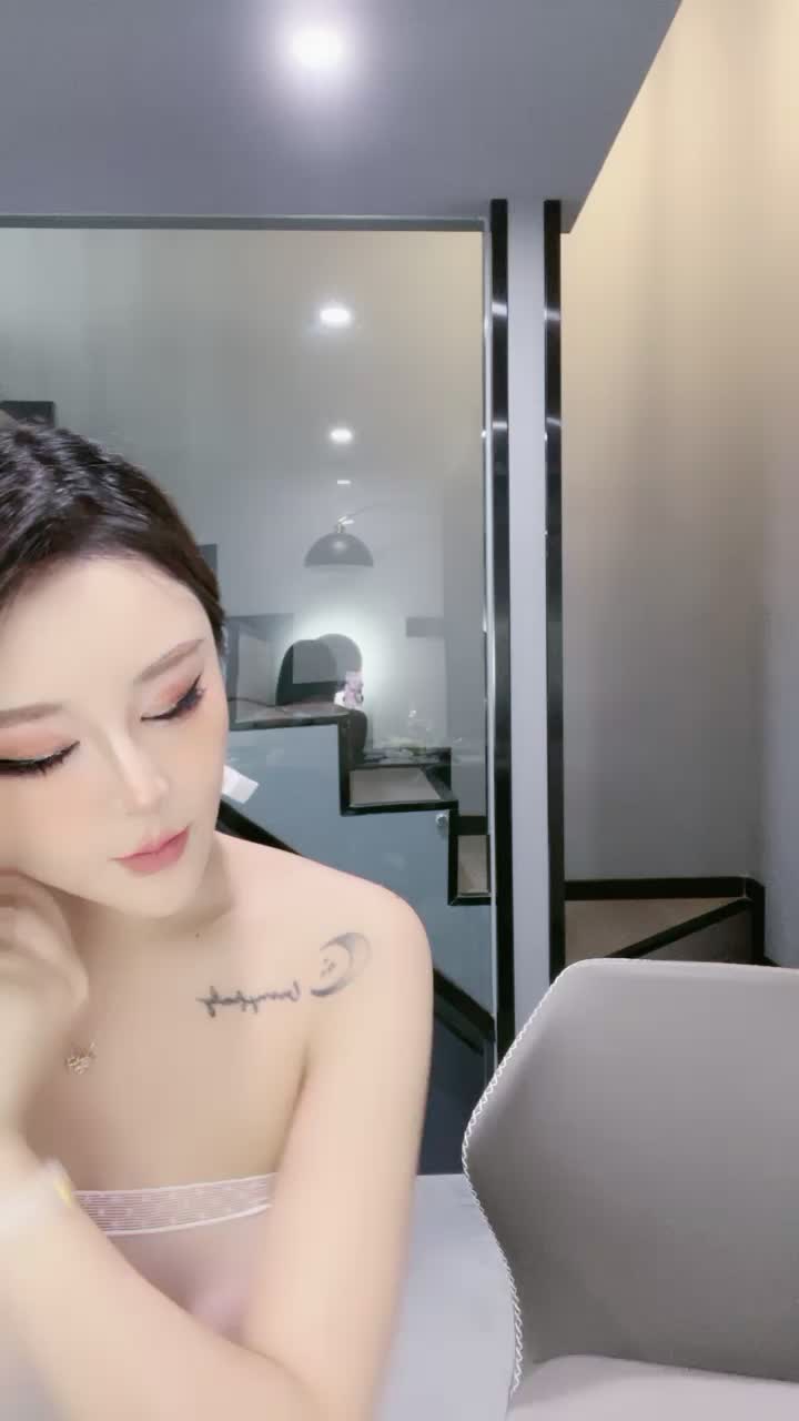 二零二四年四月二十七号_巭䒵 海报