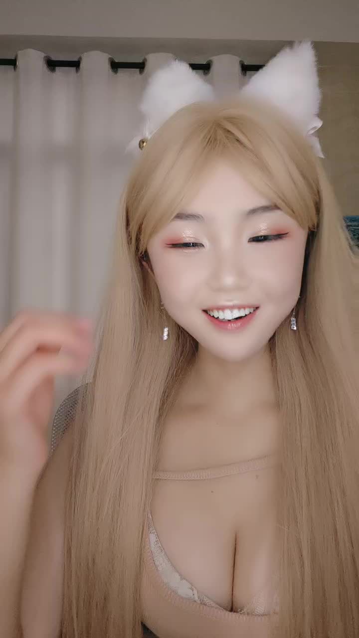 二零二四三月十一_一口小小酥～ 海报