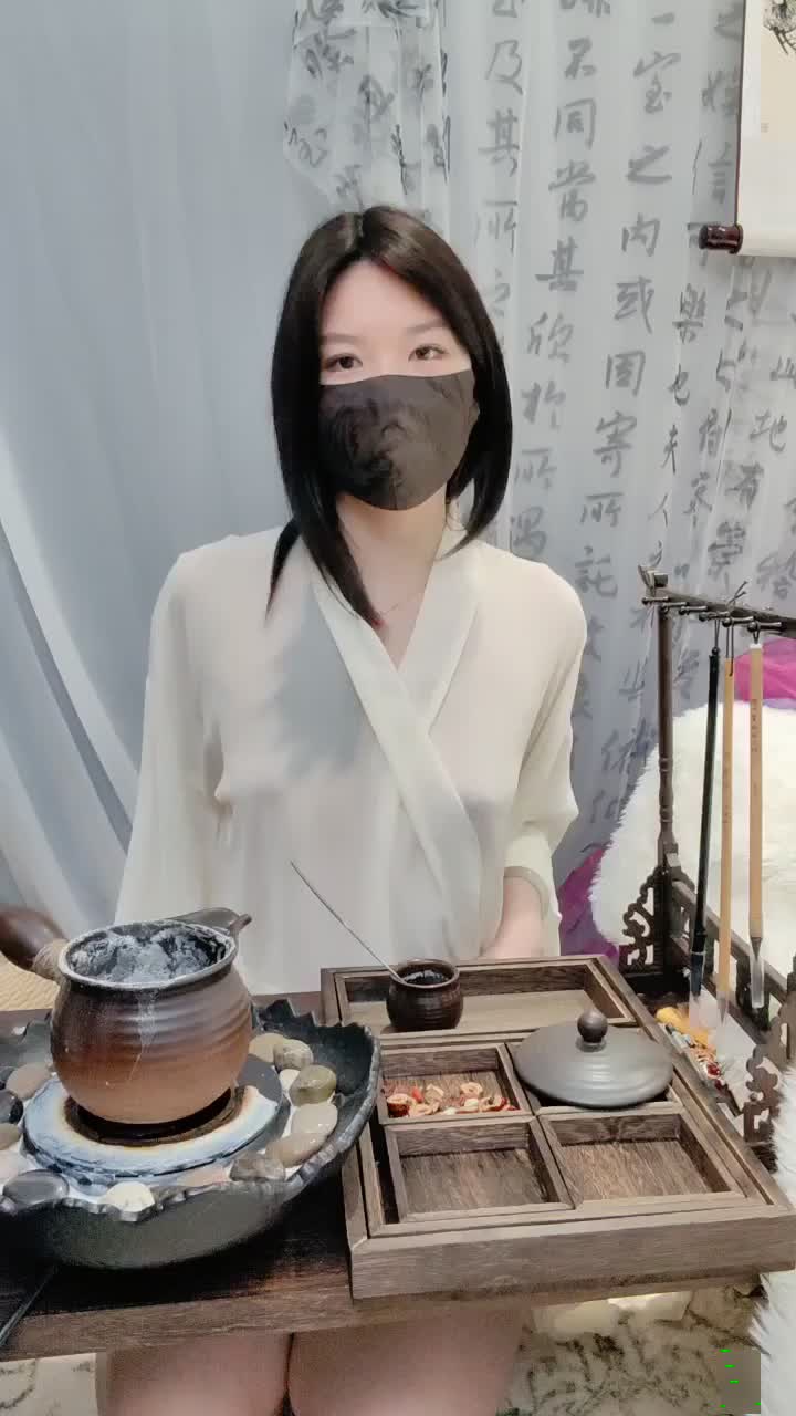 2024年3月，【我在上戏学表演】，极品女神，肤白貌美多才多艺，给兄弟们不一样的视觉冲击，真是个尤物2 海报
