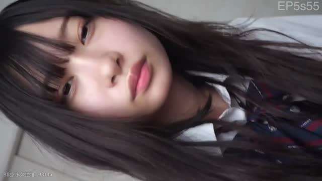 刚放学的学生妹帮忙打飞机 海报