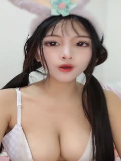 02年巨乳大胸妹_：哥哥们可以约我，可以空降。当女神脱下内裤我就知道大戏来了，会喷水会娇喘 海报