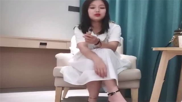 老表探花：正规足浴店泡来的巨乳女神上门服务，颜值爆表让你欲罢不能！ 海报