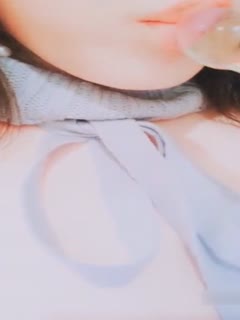 最新网红少女『恶犬』大尺度VIP版新作-多情露背毛衣 冰屌深插极品粉穴白浆 原版私拍33P 高清720P原版无水印 海报