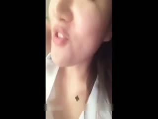 【网曝门事件】疑似最近火爆全网李X璐不雅视频流出 口活真的不错 做爱猛烈 叫床淫荡 网友称口技真的不错 海报