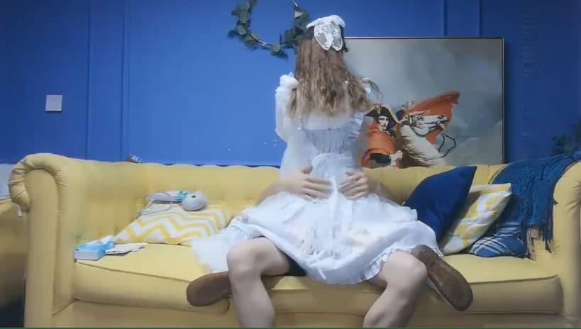 懂情趣的女子赴约，扮演萝莉上位猛摇 海报