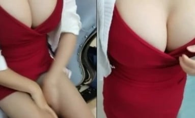 上门推销34岁极品爆乳阿姨：你先别着急嘛好不好，等一下嘛，我感觉好强烈的我快沦陷了啊啊啊啊！ 乳推、骑乘、口爆 男：哇真骚，你多久没干了。 海报