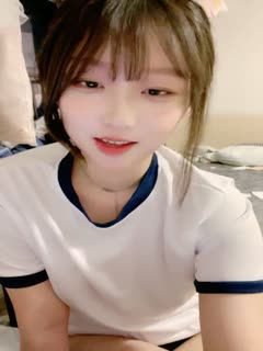 你的童颜巨乳猫系女友！脸逼同框~我要射啦 0 海报