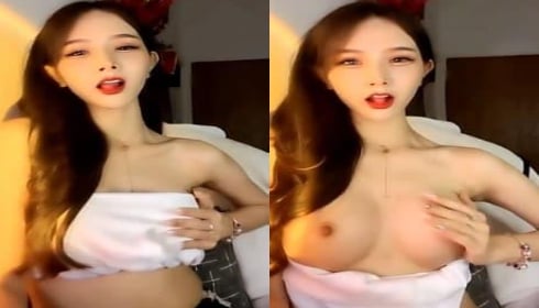 可以让你秒硬的尤物！超过3万人在线观看， S级别的超棒身材和大奶子，笑容甜美可人！ 海报