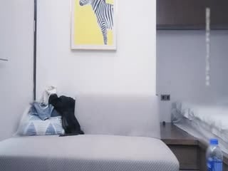 新人刚下海做兼职，自开播过的颜值最高妹子，楚楚可怜 海报