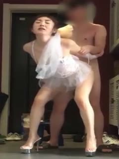 呻吟超刺激婚礼出门前模特身材新娘被前男友爆草，新郎在来的路上 海报