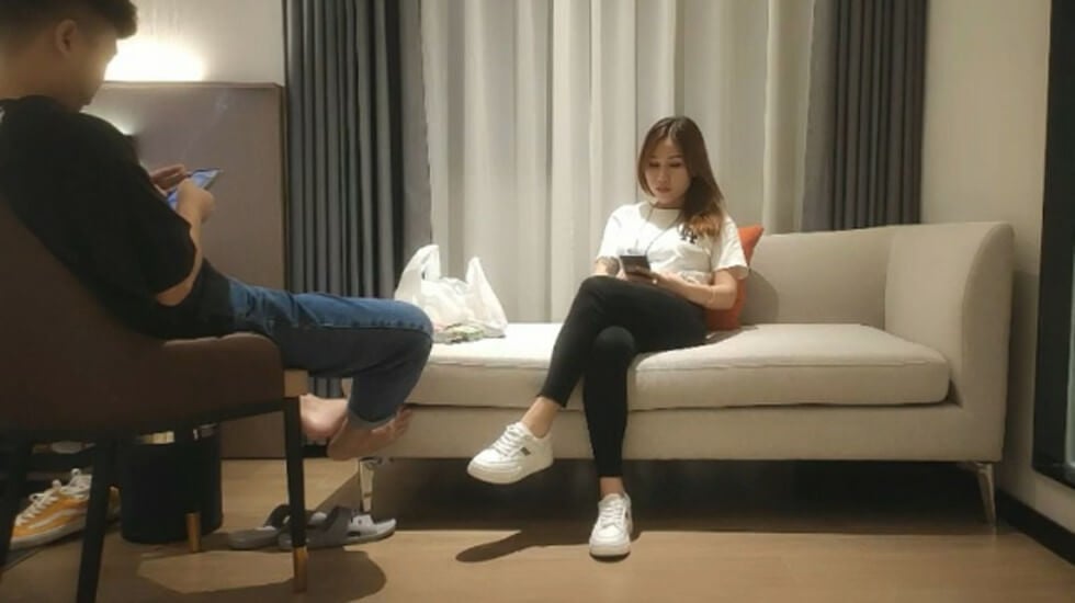 安排个泰国妹子颜值服务不错,乳推舔菊来一套,翘起屁股口交,后入侧入姿势换着操! 海报