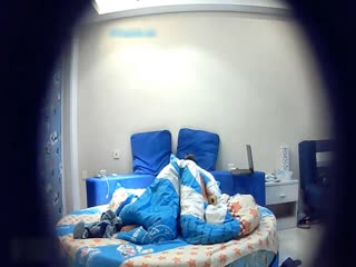 年轻眼镜大学生情侣周末校外开房打炮漂亮美女身材苗条娇小被男友狂舔私处边搞边聊体位都玩一遍 海报