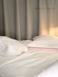 亲哥哥和零零年妹情趣装白色丝袜高跟鞋啪啪，骑在身上淫水狂出 海报