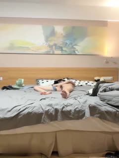 【是不良人探花】 杭州极品小姐姐，酒吧畅玩归来 ，困得不省人事，特写鲍鱼骚穴，睡醒无套啪啪，观感极佳必收藏 海报