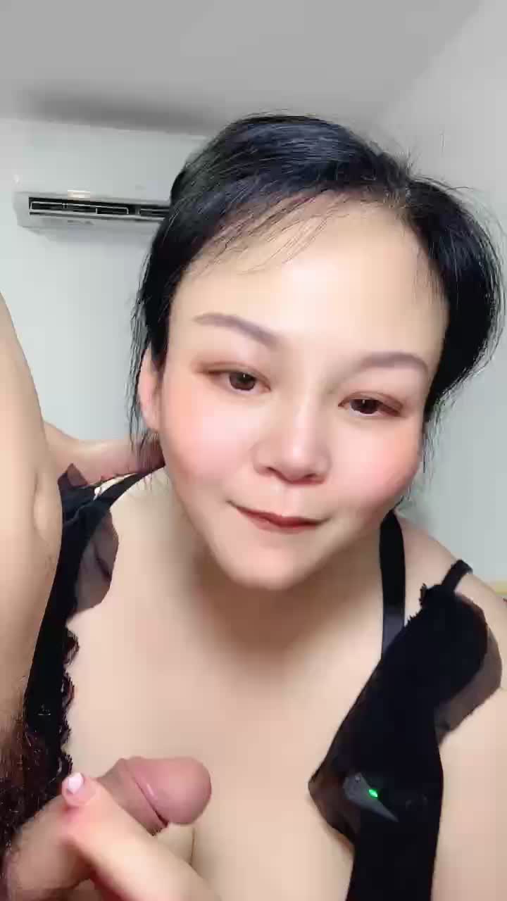 二零二五七月二十号_温柔的拥抱yb1 海报