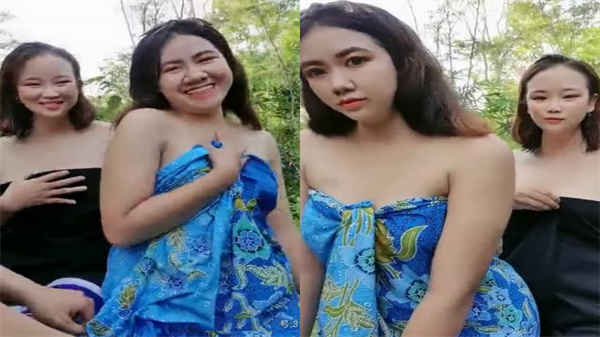 两个饥渴荡妇被大哥诱骗到小树林疯狂抽插 海报